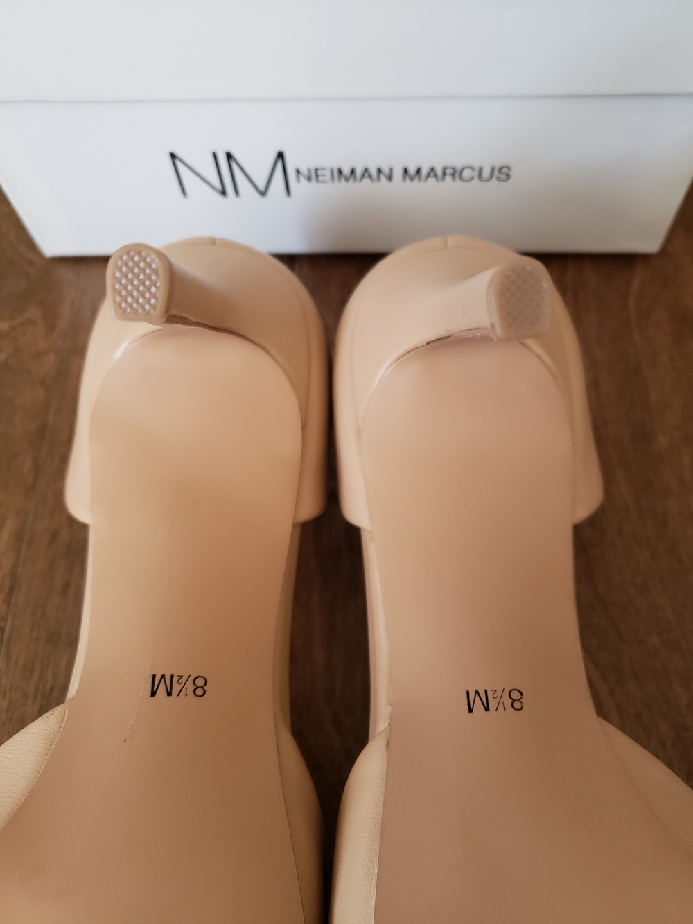 NWT Neiman Marcus Nude Leather Pointed Volley Heels - Picture 7 of 9